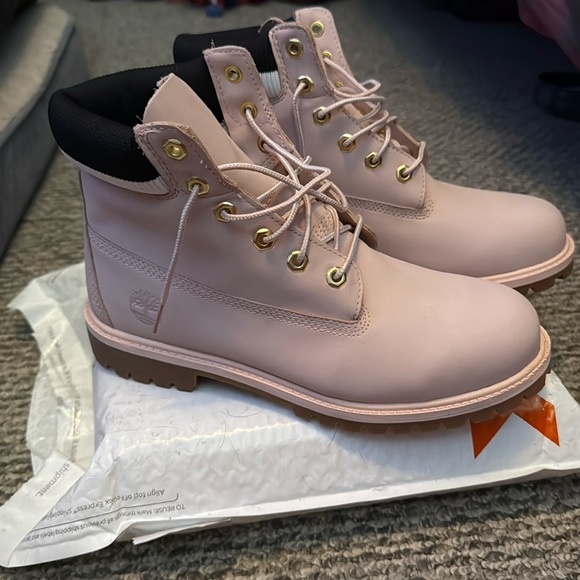 Timberland Shoes - Timberland Youth size 7 women's size 8-8.5